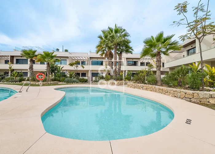 Amalia Garden Groundfloor Retreat, Heated Pool, Near And Sea, By Oyoostays Apartman